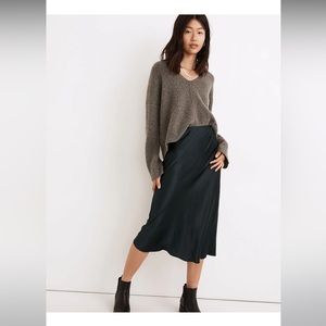 NWOT Madewell Satin Midi Slip Skirt size 0 in dark smoke (dark green)